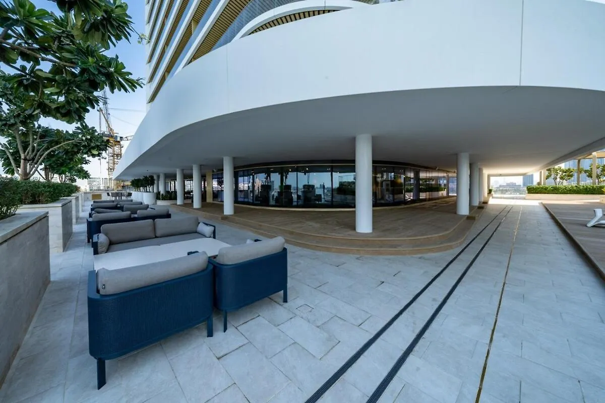 Апартаменты Homes & Beyond I Modernistic 1Br With Beachfront Дубай ОАЭ