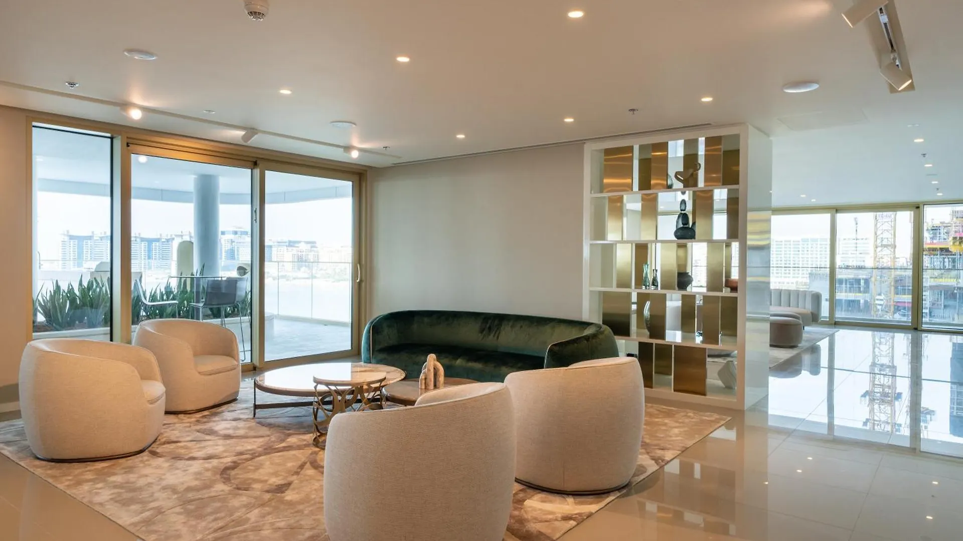 Homes & Beyond I Modernistic 1Br With Beachfront Дубай Апартаменты
