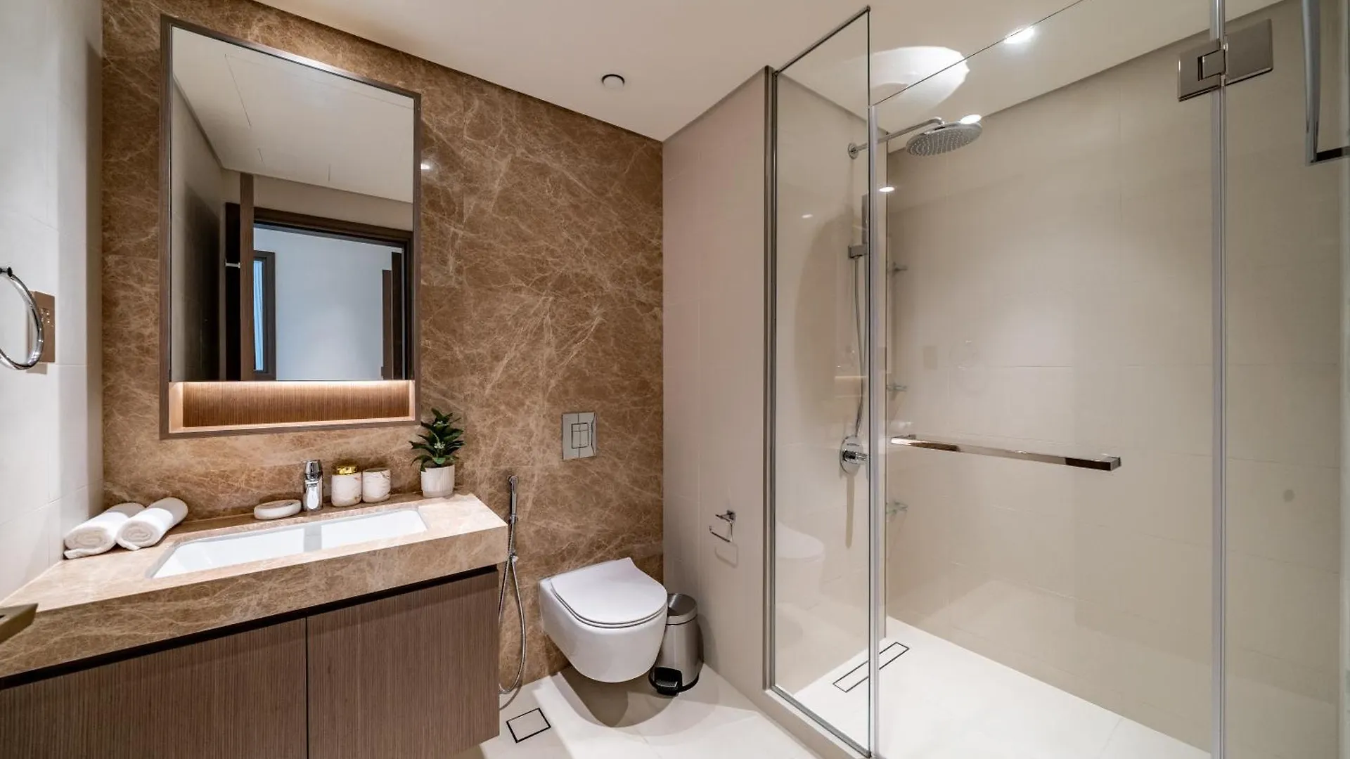 Homes & Beyond I Modernistic 1Br With Beachfront Дубай