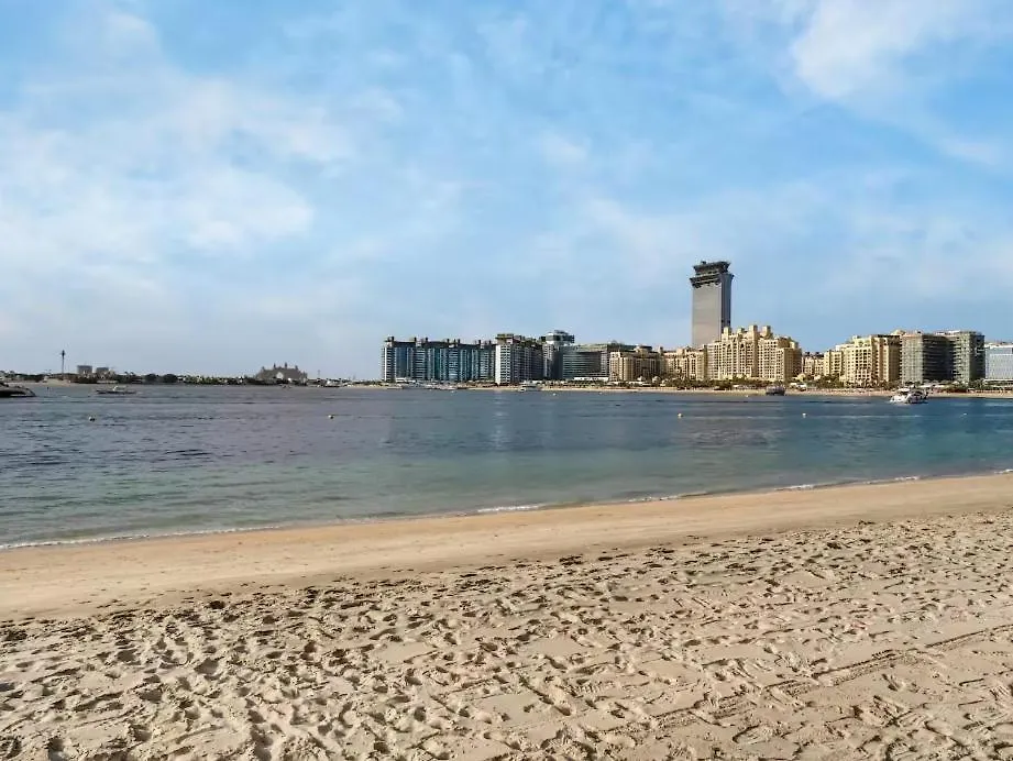 Апартаменты Homes & Beyond I Modernistic 1Br With Beachfront Дубай
